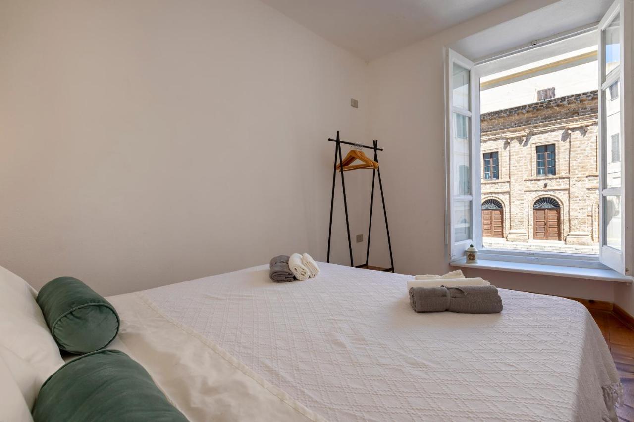 La Finestra Sul Teatro Appartement Alghero Buitenkant foto